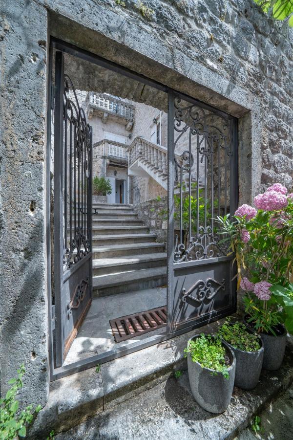 Villa Burovic Perast Buitenkant foto